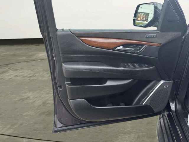 2018 Cadillac Escalade 4WD 4dr Luxury - 23020810 - 9
