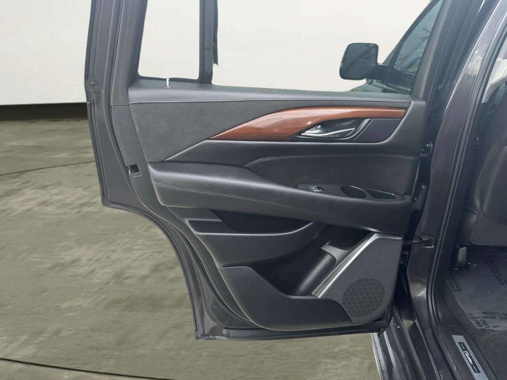 2018 Cadillac Escalade 4WD 4dr Luxury - 23020810 - 12