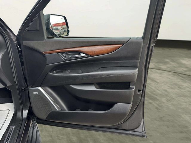 2018 Cadillac Escalade 4WD 4dr Luxury - 23020810 - 24