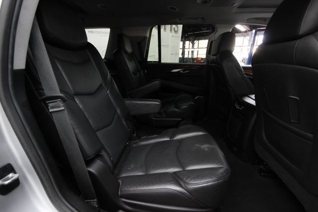 2018 Cadillac Escalade 4WD 4dr Luxury - 22254780 - 16
