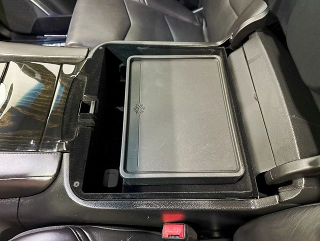 2018 Cadillac Escalade 4WD 4dr Platinum - 22926083 - 19