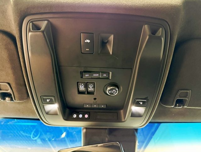 2018 Cadillac Escalade 4WD 4dr Platinum - 22926083 - 21