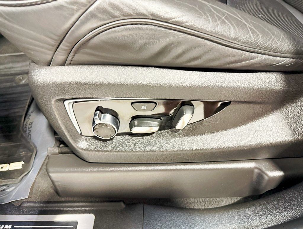 2018 Cadillac Escalade 4WD 4dr Platinum - 22926083 - 25