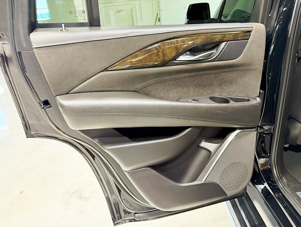 2018 Cadillac Escalade 4WD 4dr Platinum - 22926083 - 37