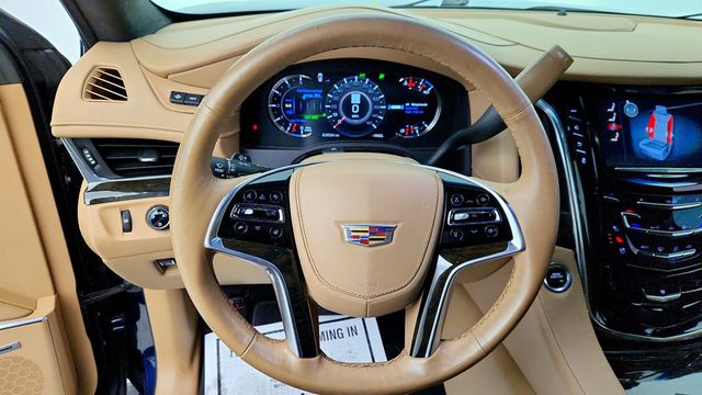 2018 Cadillac Escalade 4WD 4dr Platinum w/ Massaging Front Seats & Rear Entertainment - 22994788 - 13