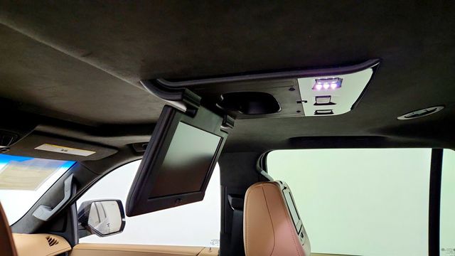 2018 Cadillac Escalade 4WD 4dr Platinum w/ Massaging Front Seats & Rear Entertainment - 22994788 - 23