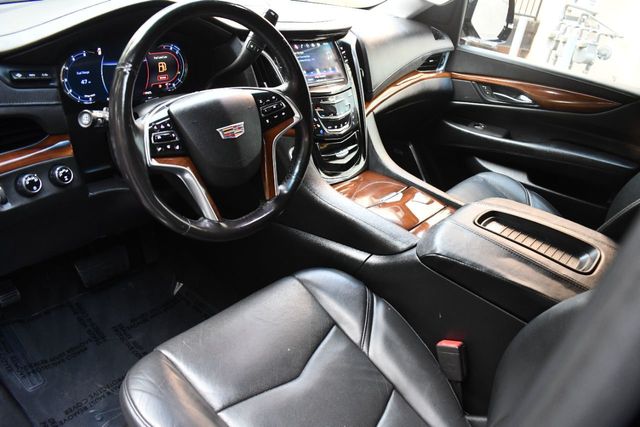 2018 Cadillac Escalade 4WD 4dr Premium Luxury - 22012839 - 36