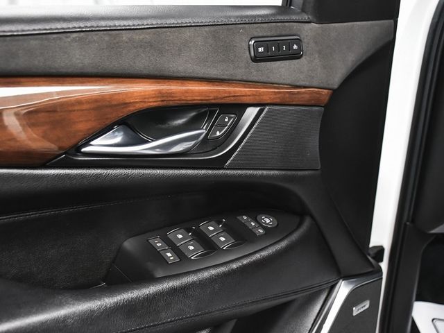 2018 Cadillac Escalade Luxury - 22976490 - 9