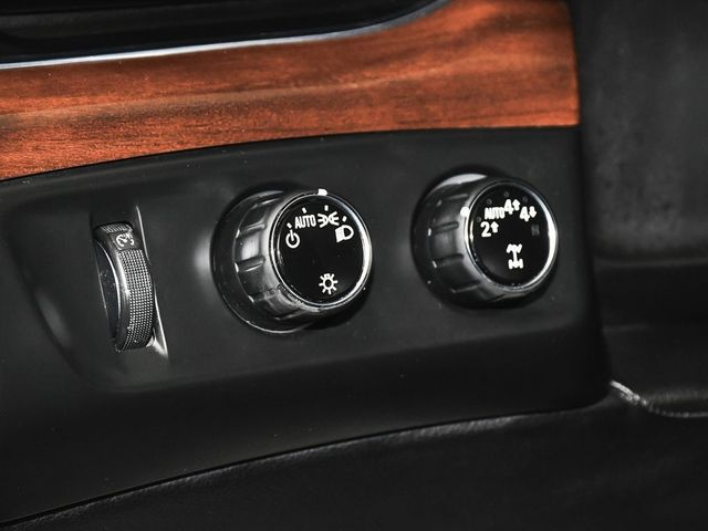 2018 Cadillac Escalade Luxury - 22976490 - 18