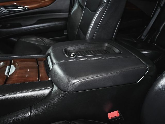 2018 Cadillac Escalade Luxury - 22976490 - 37