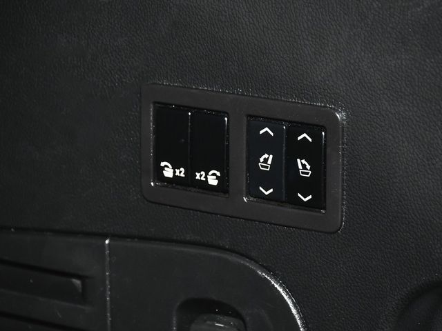 2018 Cadillac Escalade Luxury - 22976490 - 62