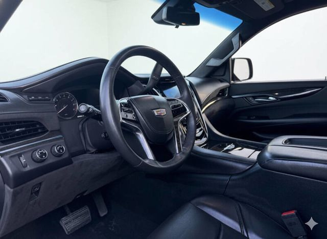 2018 Cadillac Escalade Platinum 4x4 4dr SUV - 22933184 - 9