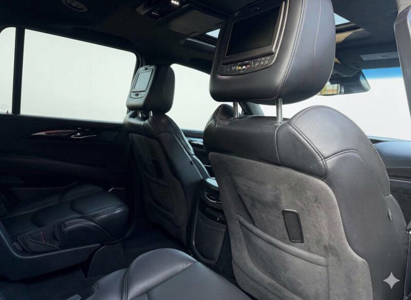 2018 Cadillac Escalade Platinum 4x4 4dr SUV - 22933184 - 14