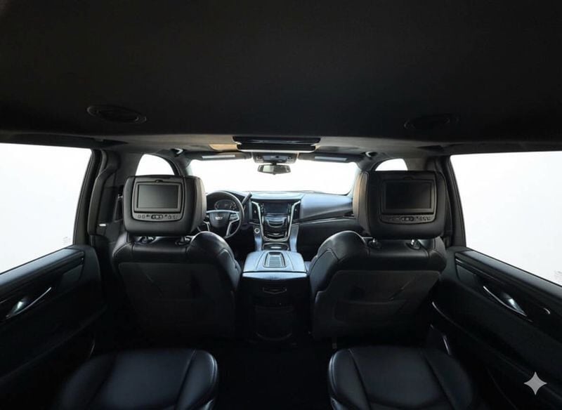 2018 Cadillac Escalade Platinum 4x4 4dr SUV - 22933184 - 17