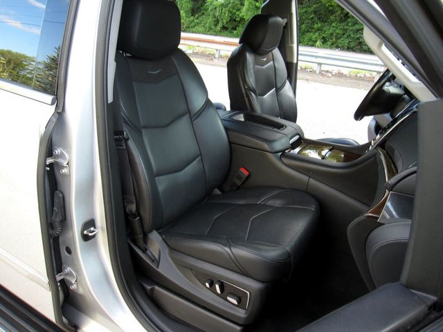 2018 Cadillac Escalade ESV 4WD 4dr Luxury - 22882399 - 25