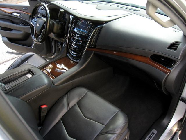 2018 Cadillac Escalade ESV 4WD 4dr Luxury - 22882399 - 26