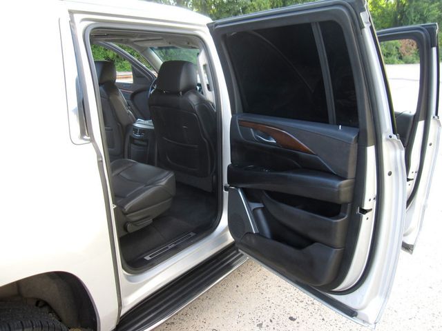 2018 Cadillac Escalade ESV 4WD 4dr Luxury - 22882399 - 28