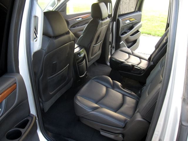 2018 Cadillac Escalade ESV 4WD 4dr Luxury - 22882399 - 30