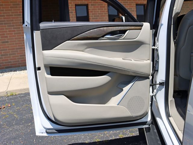 2018 Cadillac Escalade ESV 4WD 4dr Luxury - 23052631 - 31
