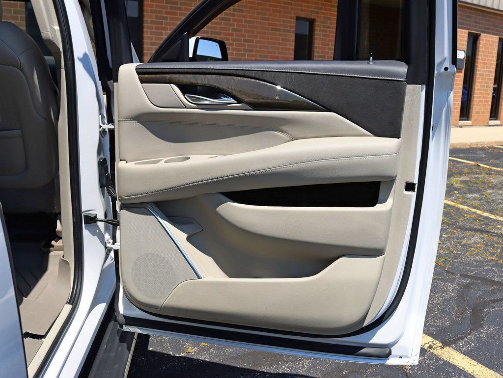 2018 Cadillac Escalade ESV 4WD 4dr Luxury - 23052631 - 32