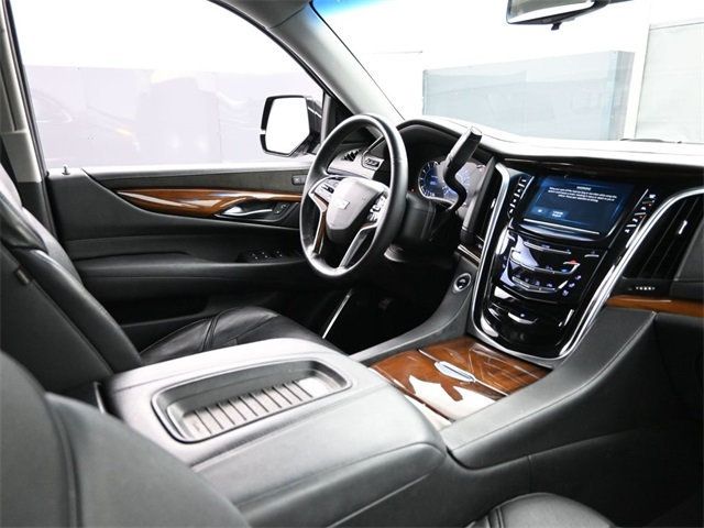 2018 Cadillac Escalade ESV Luxury photo 17