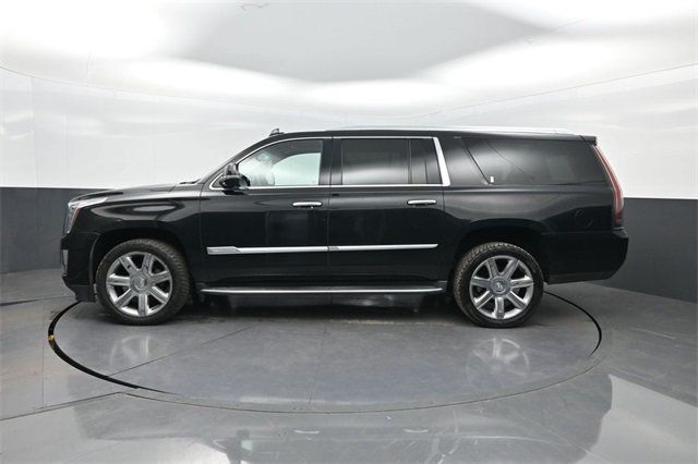 2018 Cadillac Escalade ESV Luxury photo 2
