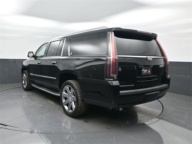 2018 Cadillac Escalade ESV Luxury photo 3