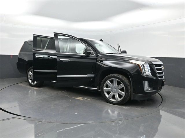 2018 Cadillac Escalade ESV Luxury photo 35