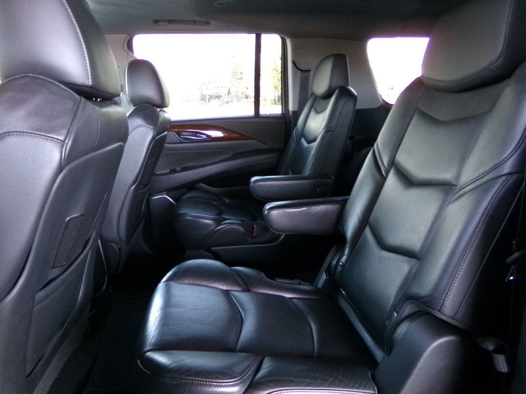 2018 Cadillac Escalade ESV 4WD 4dr Luxury - 23008173 - 11