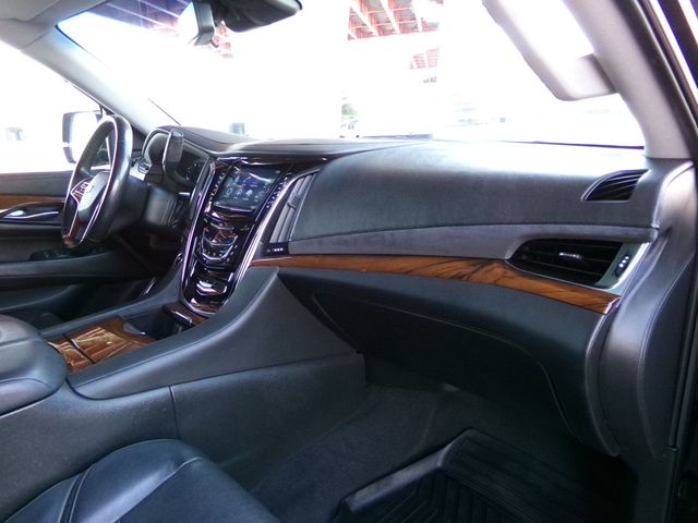 2018 Cadillac Escalade ESV 4WD 4dr Luxury - 23008173 - 16