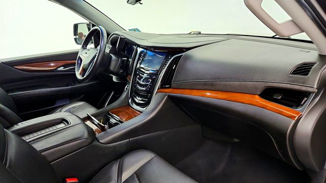 2018 Cadillac Escalade ESV 4WD 4dr Luxury w/ Rear Seat Entertainment System - 23026805 - 26