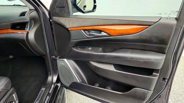 2018 Cadillac Escalade ESV 4WD 4dr Luxury w/ Rear Seat Entertainment System - 23026805 - 27