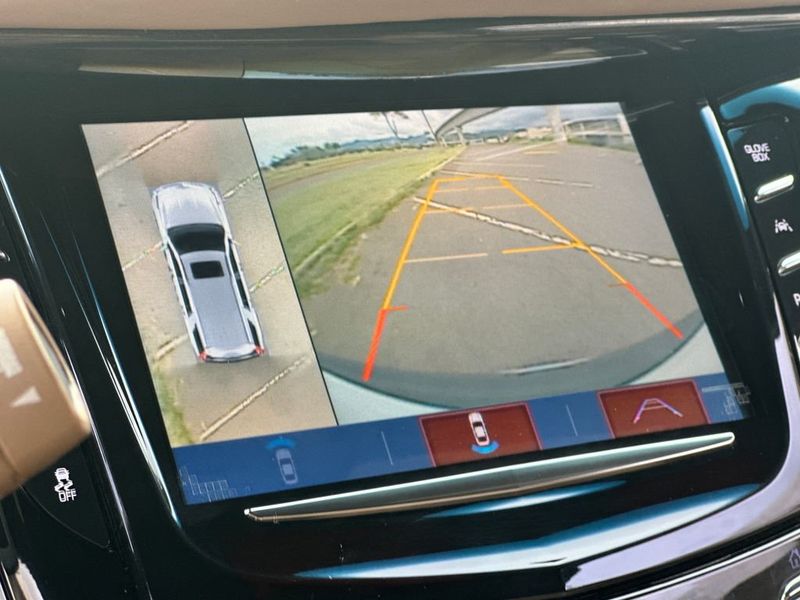 2018 Cadillac Escalade ESV 4WD 4dr Platinum - 22980793 - 16