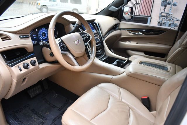 2018 Cadillac Escalade ESV 4WD 4dr Platinum - 22183406 - 37