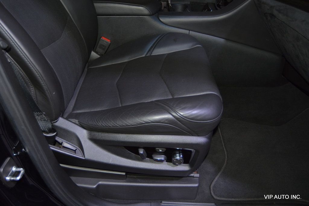 2018 Cadillac Escalade ESV 4WD 4dr Platinum - 22909659 - 17