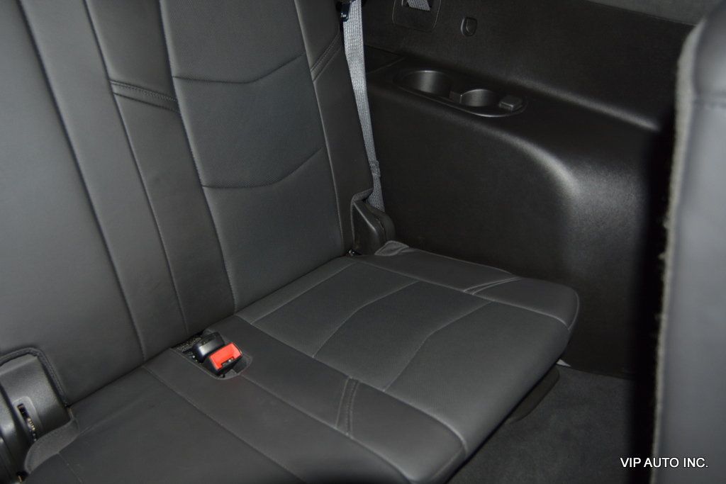 2018 Cadillac Escalade ESV 4WD 4dr Platinum - 22909659 - 30