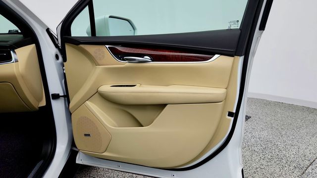 2018 Cadillac XT5 Crossover AWD 4dr Luxury w/ Navigation & Driver Awareness Pkg - 23094139 - 26
