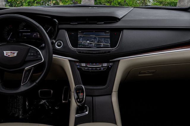 2018 Cadillac XT5 Crossover AWD 4dr Premium Luxury - 23009834 - 17