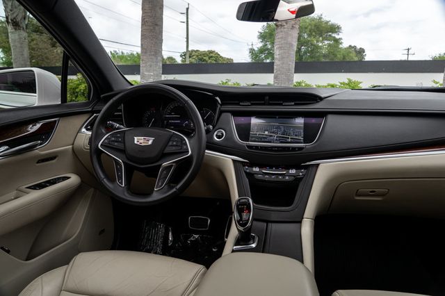 2018 Cadillac XT5 Crossover AWD 4dr Premium Luxury - 23009834 - 18