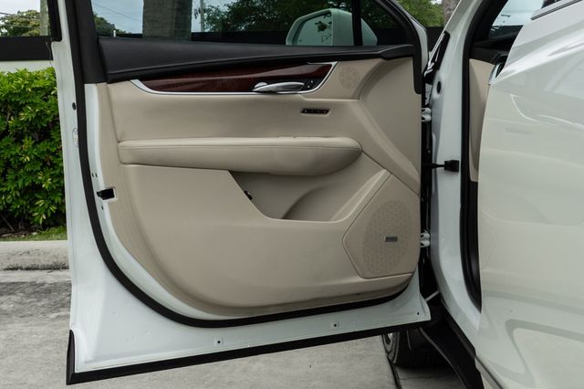 2018 Cadillac XT5 Crossover AWD 4dr Premium Luxury - 23009834 - 34
