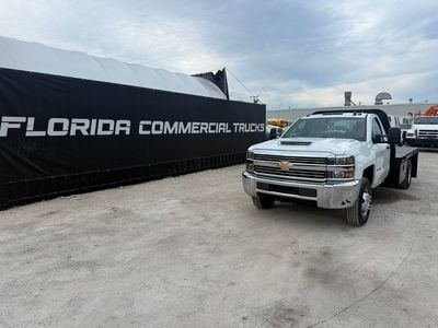 2018 Chevrolet 3500 Gooseneck Flatbed - 1GB3CYCYXJF127751