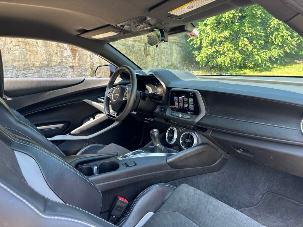 2018 Chevrolet Camaro 1SS Coupe photo 4