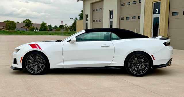 2018 Chevrolet Camaro 2dr Convertible ZL1 - 23033225 - 11