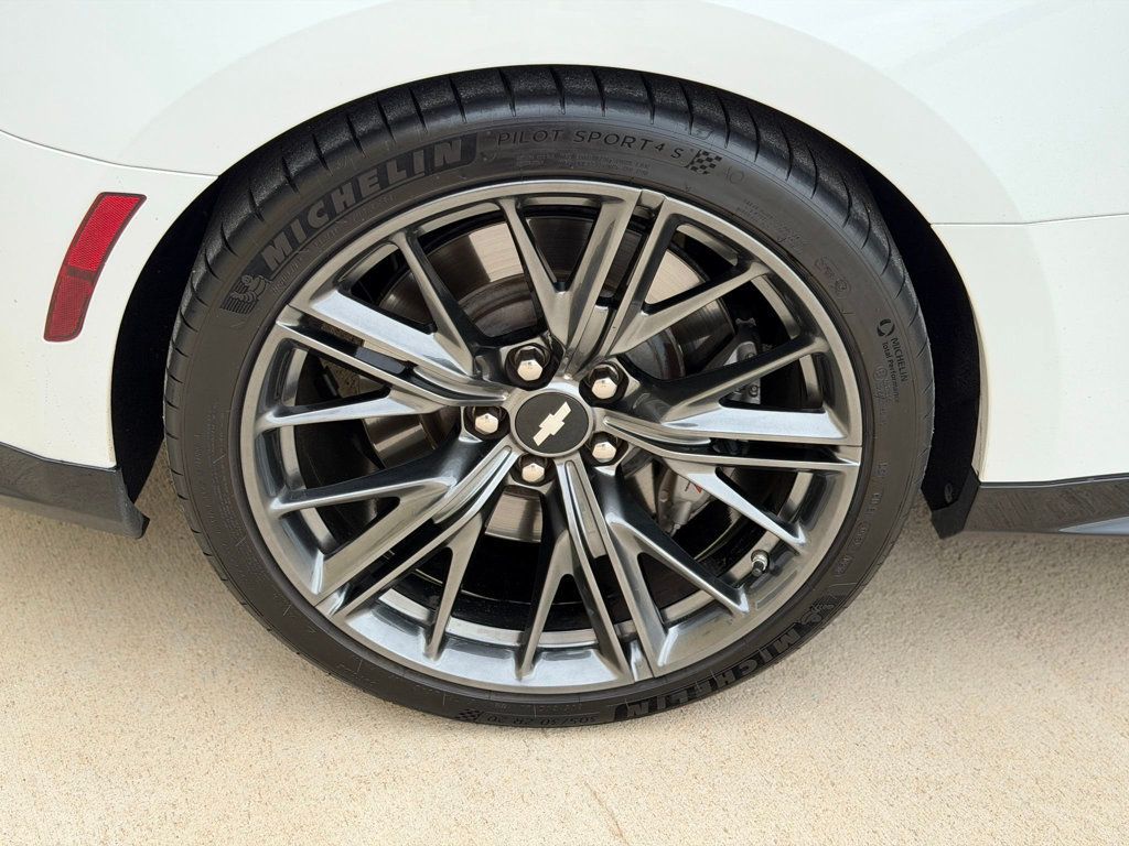 2018 Chevrolet Camaro 2dr Convertible ZL1 - 23033225 - 38
