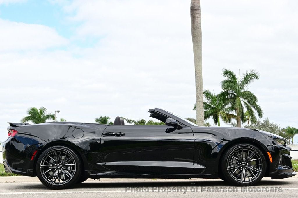 2018 Chevrolet Camaro 2dr Convertible ZL1 - 22675377 - 9