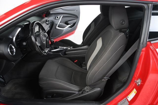 2018 Chevrolet Camaro 2dr Coupe 1LS - 23037788 - 25