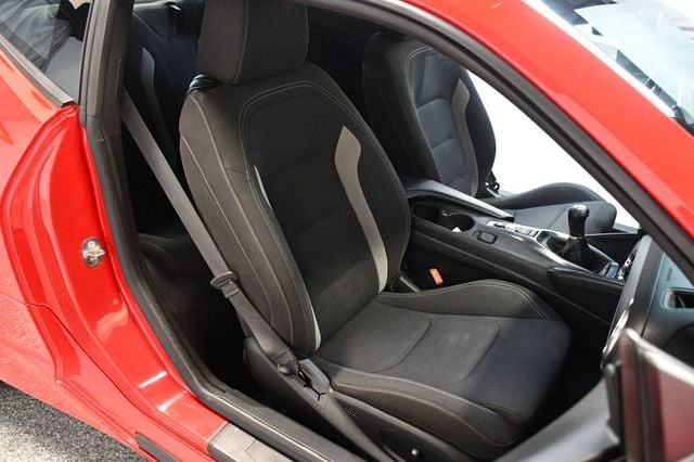 2018 Chevrolet Camaro 2dr Coupe 1LS - 23037788 - 28