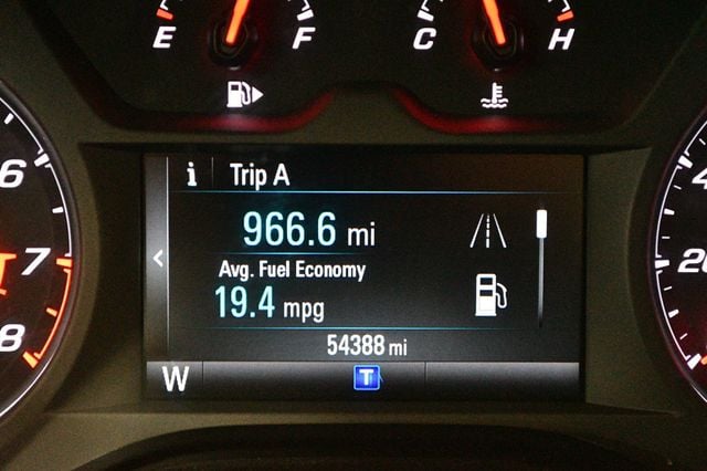 2018 Chevrolet Camaro 2dr Coupe 1LS - 23037788 - 35