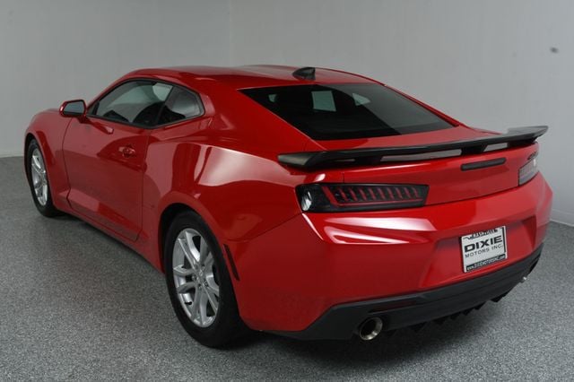 2018 Chevrolet Camaro 2dr Coupe 1LS - 23037788 - 8