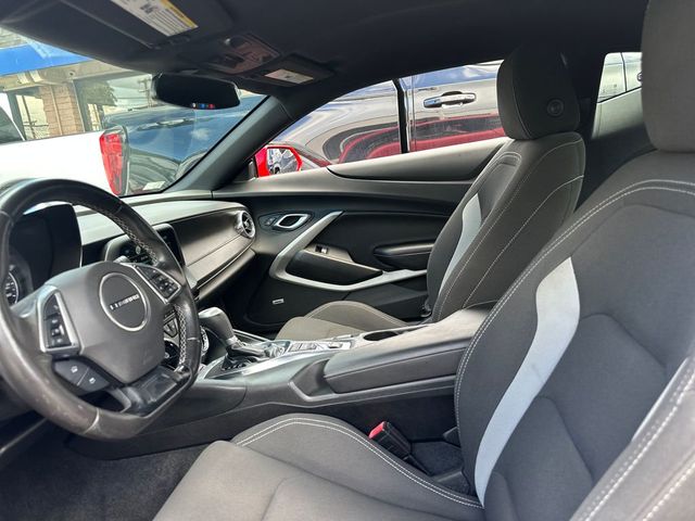 2018 Chevrolet Camaro 2dr Coupe 1LT - 22952234 - 12